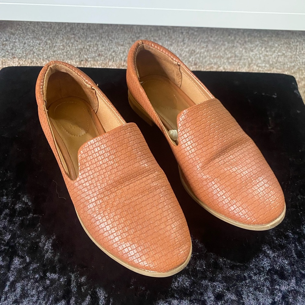 Universal Thread Camel Loafers